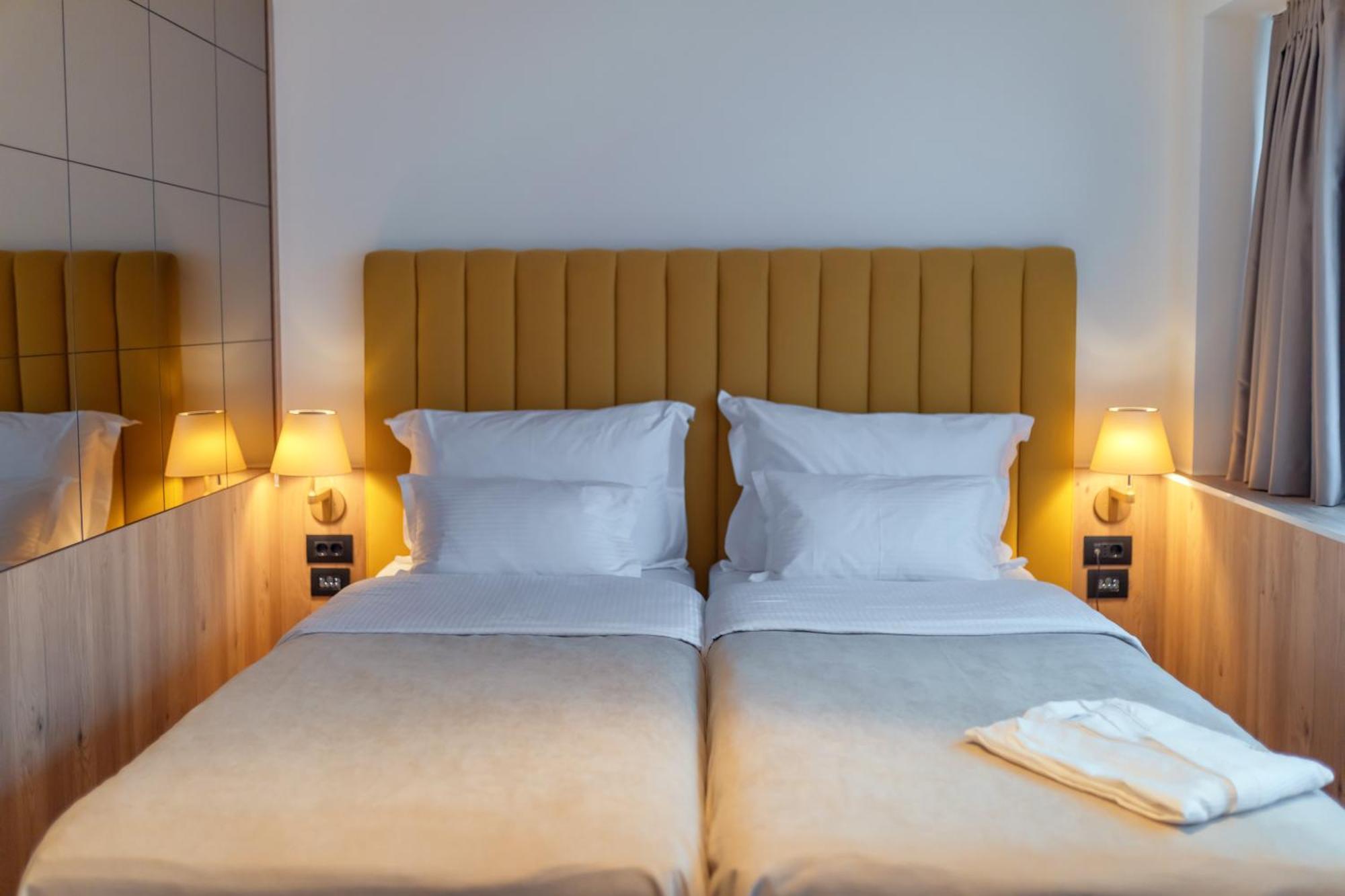 Hotel Agape Бар Стая снимка