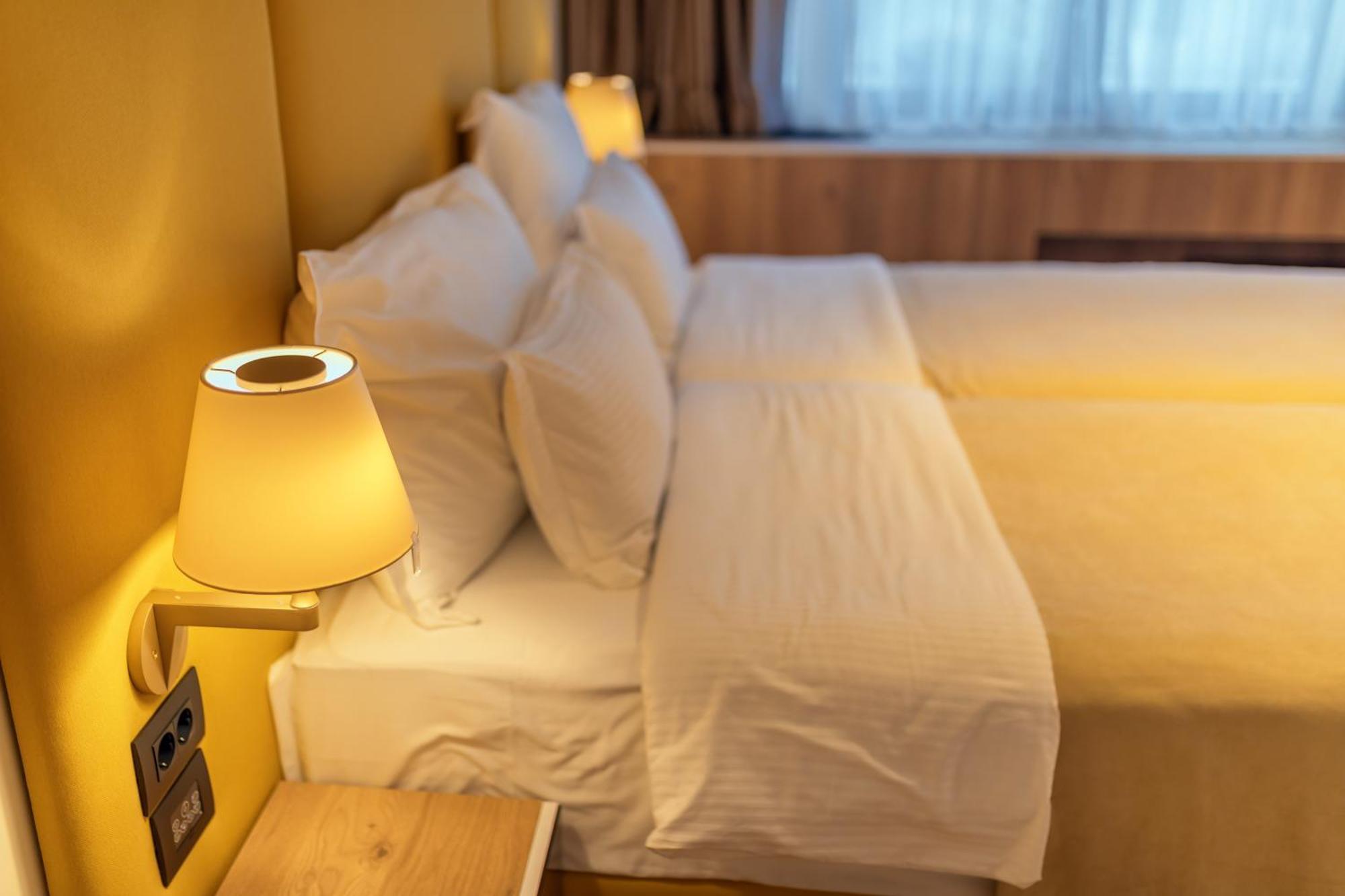 Hotel Agape Бар Стая снимка